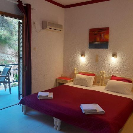 Artemis Rooms Agia Marina  Ngoại thất bức ảnh